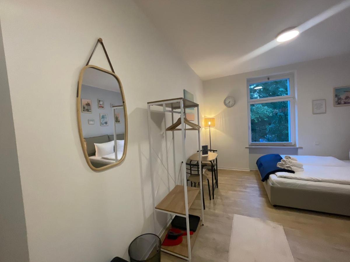 Vorstadtoase - 2 Personen - Eichwalde, Naehe Ber - Queensize-bett, Netflix, Parken Apartment Eichwalde