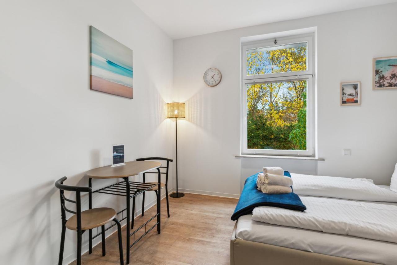 Vorstadtoase - 2 Personen - Eichwalde, Naehe Ber - Queensize-bett, Netflix, Parken Apartment *